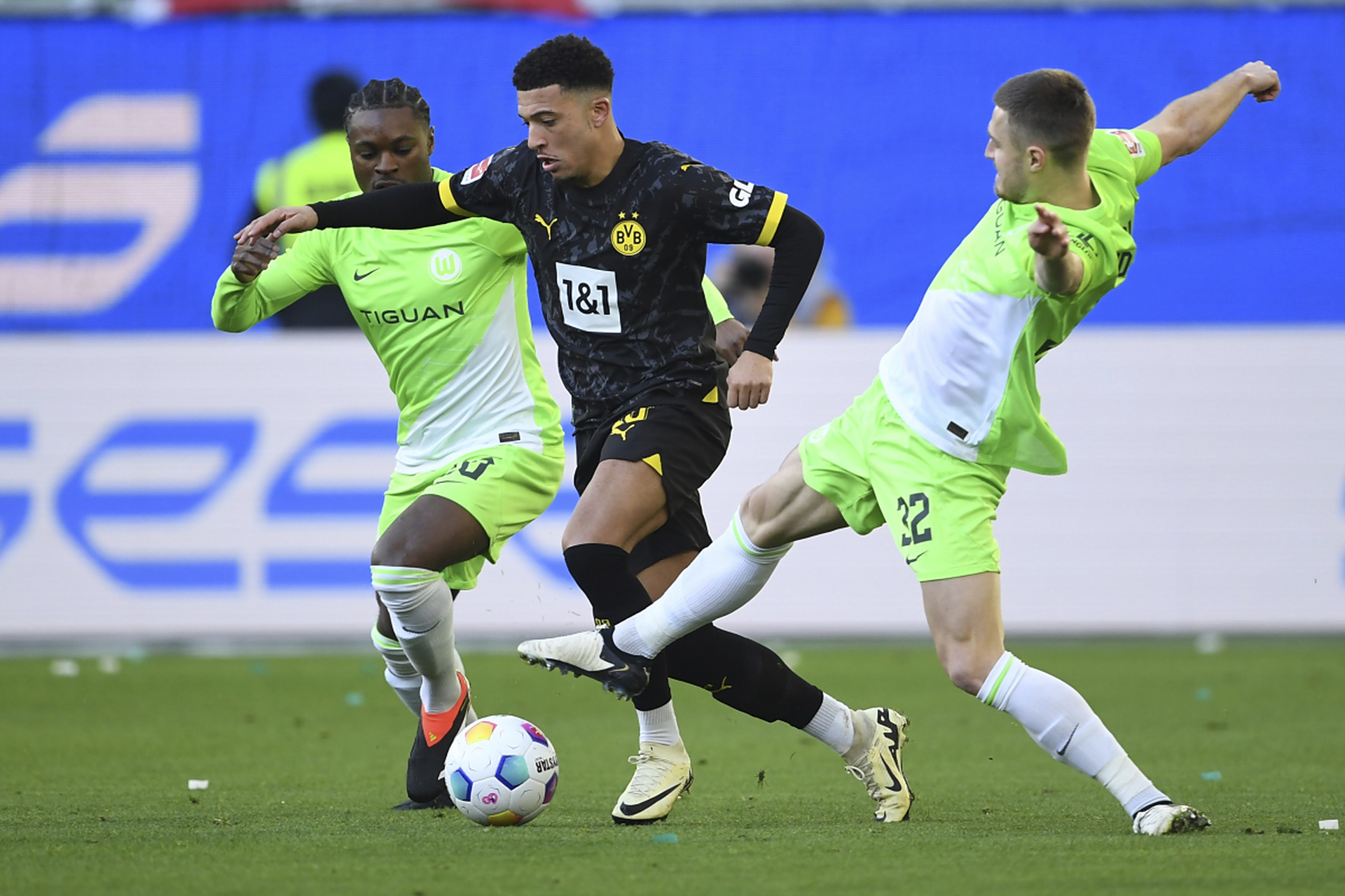 九游活动-沃尔夫斯堡前锋状态回升，助球队连胜