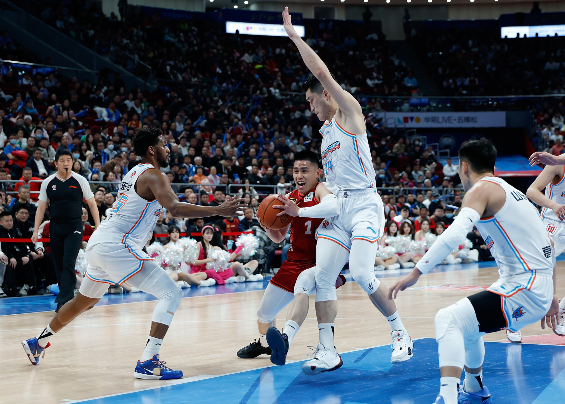 比赛强度逐渐上升，球员体能水平持续突破的简单介绍